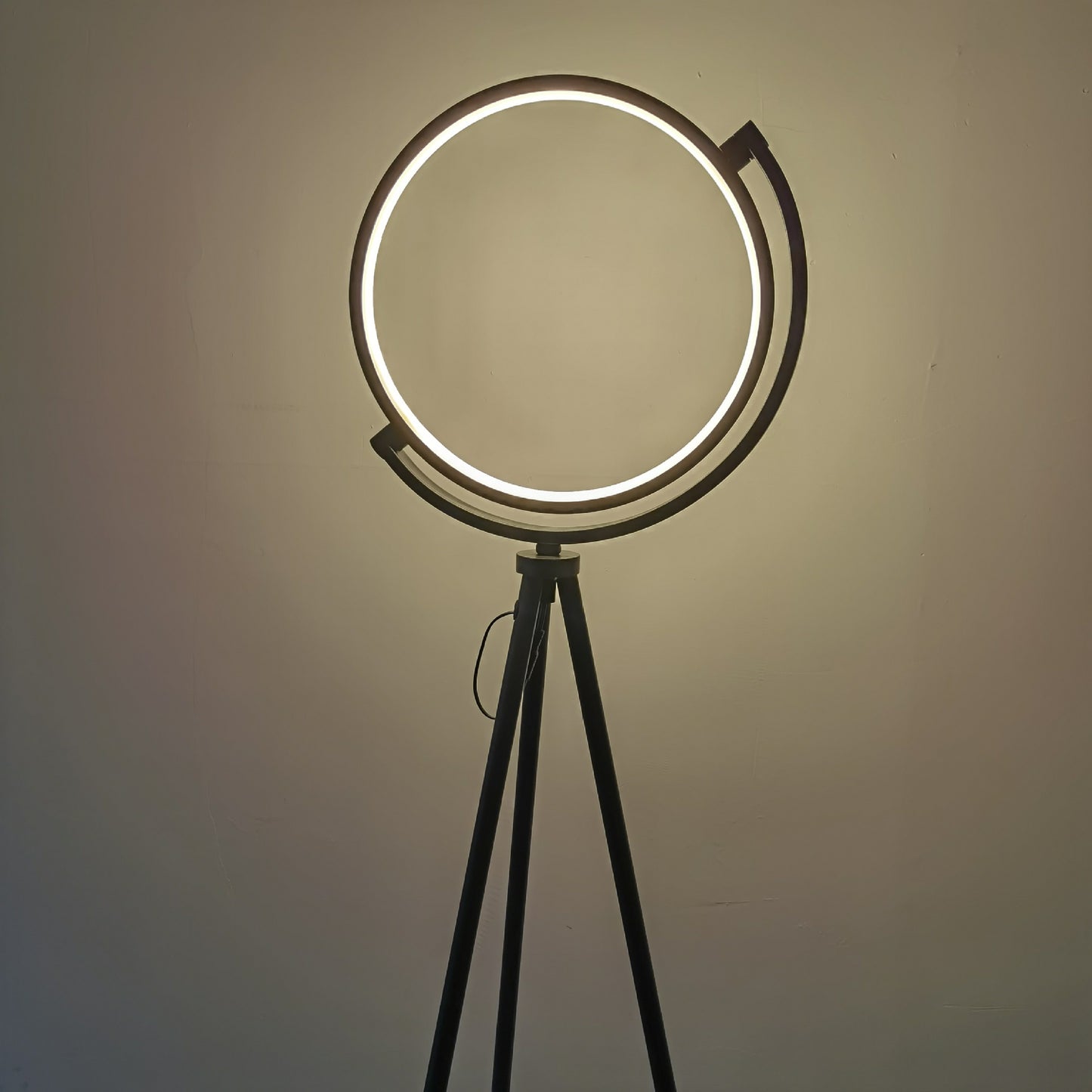 Stehlampe "Halo"